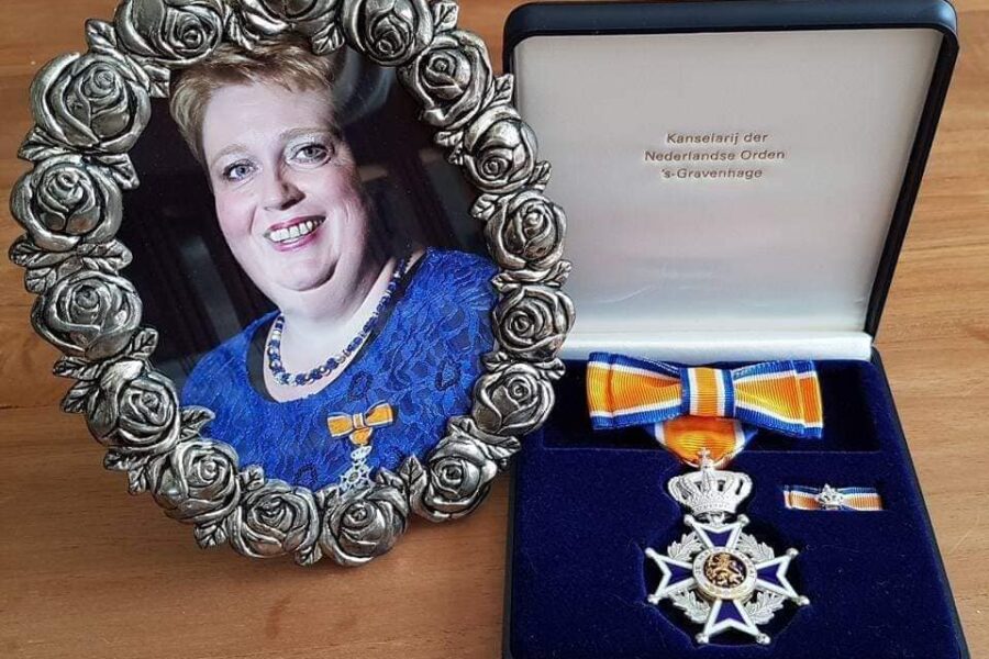 Wia Buze Ridder van Oranje Nassau